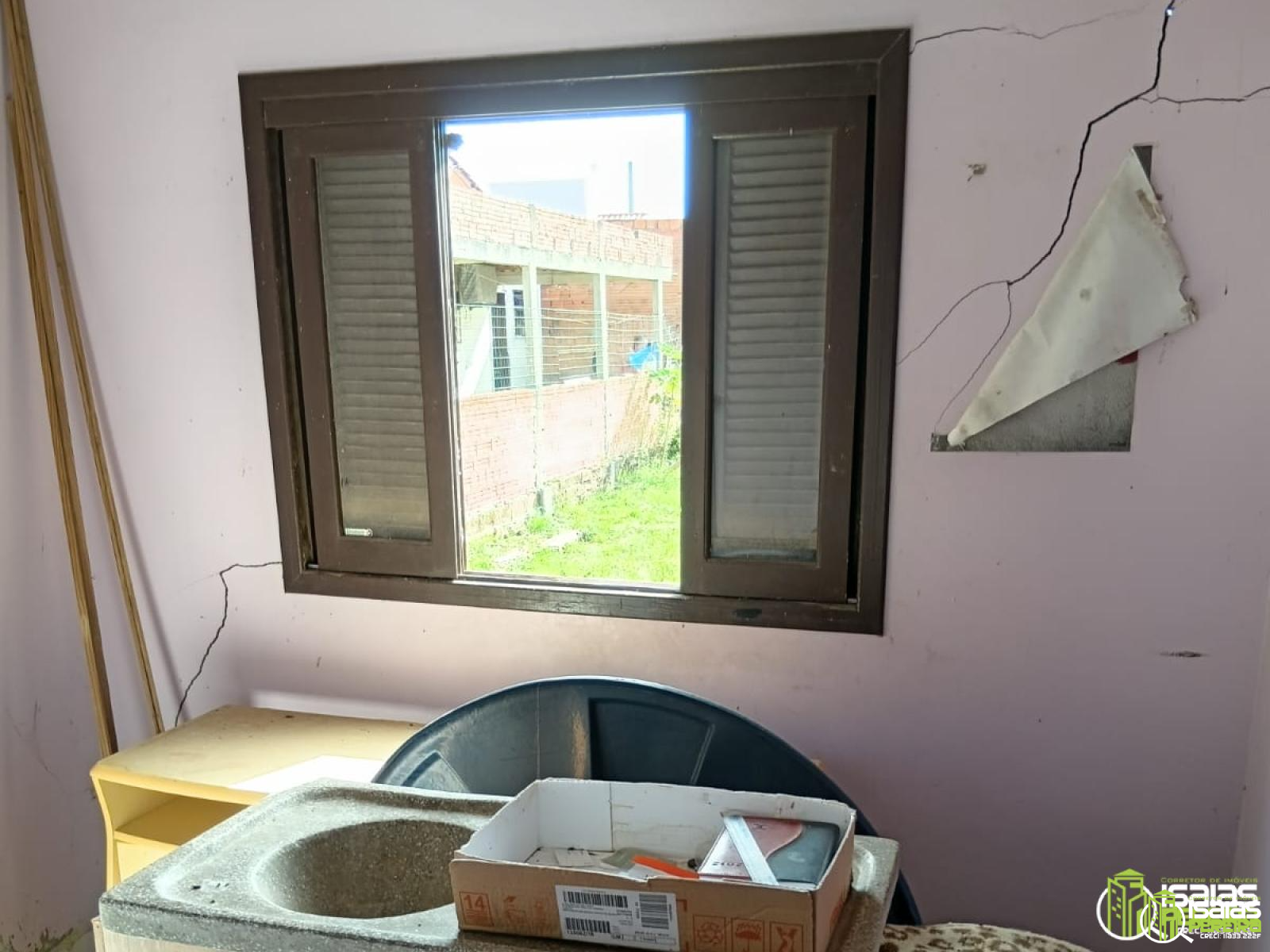 Vende-se casa para reforma em Balneário Arroio do Silva – SC