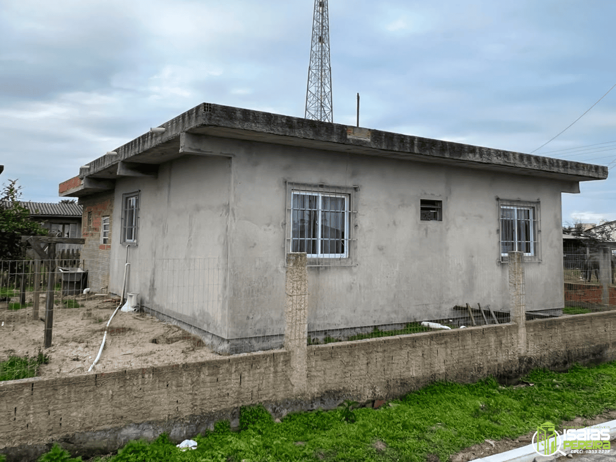 VENDE-SE CASA DE ESQUINA NA PRAIA DE BALNEARIO ARROIO DO SILVA-SC