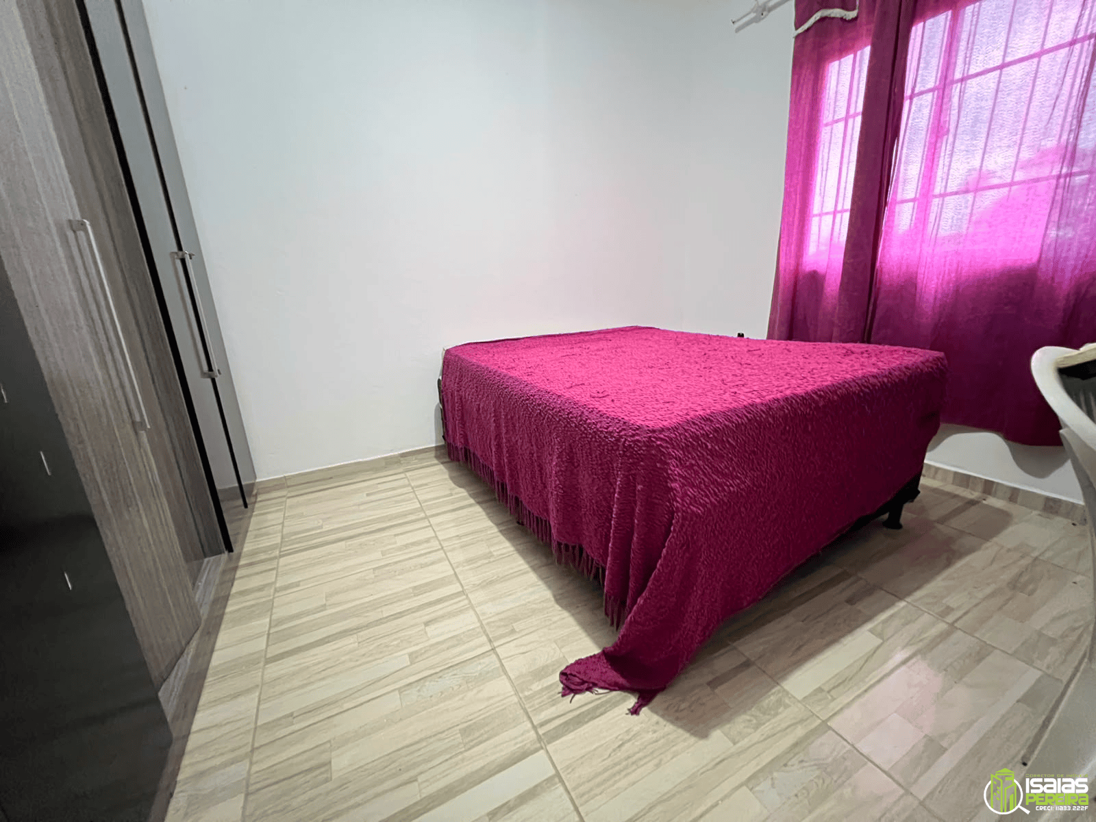 VENDE-SE CASA DE ESQUINA NA PRAIA DE BALNEARIO ARROIO DO SILVA-SC