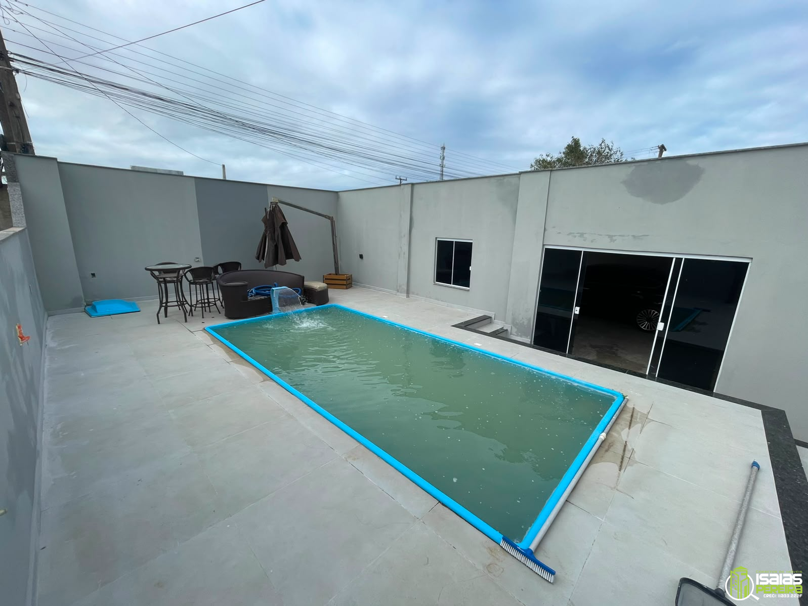 CASA COM PISCINA À VENDA EM BALNEÁRIO ARROIO DO SILVA – SC
