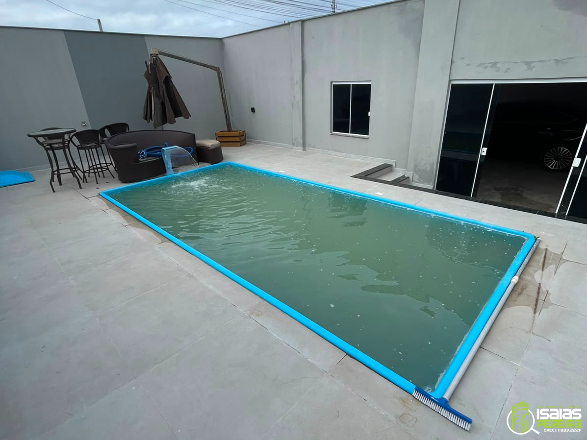 CASA COM PISCINA À VENDA EM BALNEÁRIO ARROIO DO SILVA – SC