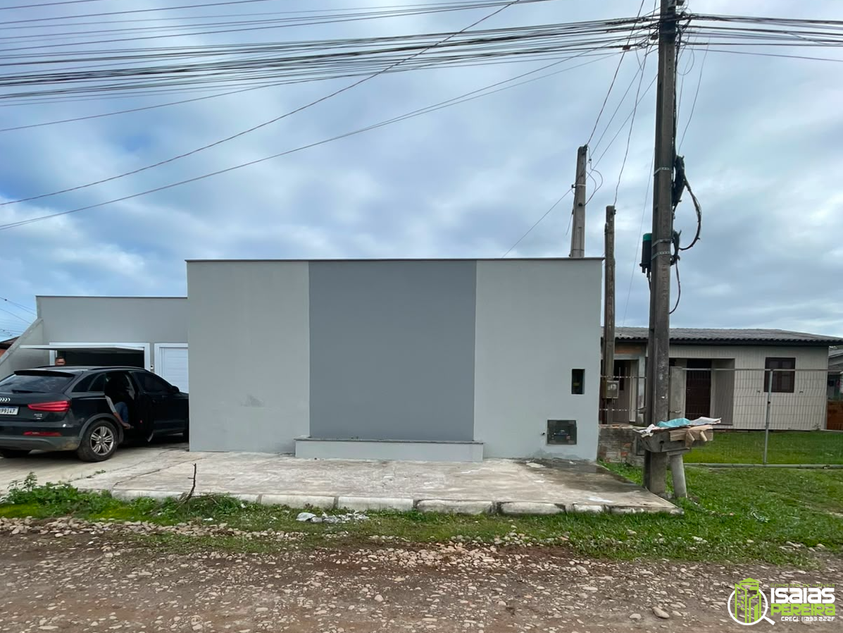 CASA COM PISCINA À VENDA EM BALNEÁRIO ARROIO DO SILVA – SC