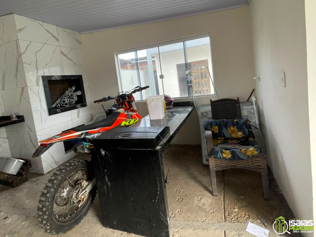 CASA COM PISCINA À VENDA EM BALNEÁRIO ARROIO DO SILVA – SC
