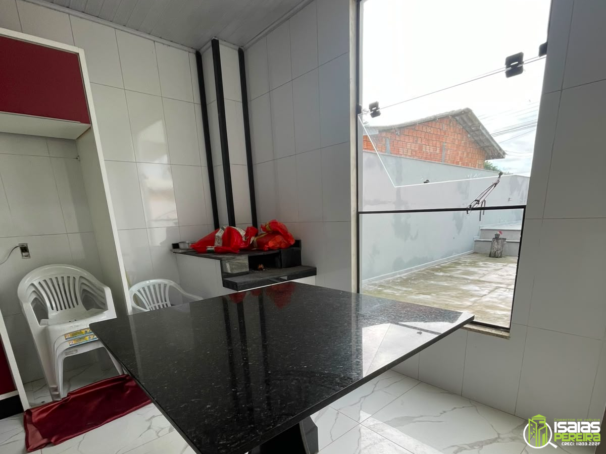 CASA COM PISCINA À VENDA EM BALNEÁRIO ARROIO DO SILVA – SC