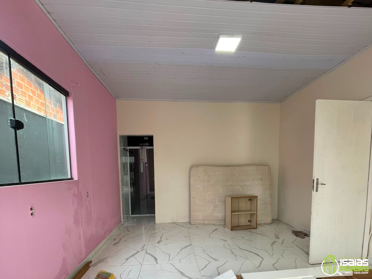 CASA COM PISCINA À VENDA EM BALNEÁRIO ARROIO DO SILVA – SC