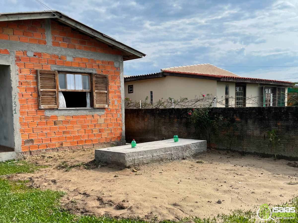 CASA À VENDA  NA PRAIA DE  BALNEÁRIO ARROIO DO SILVA – SC