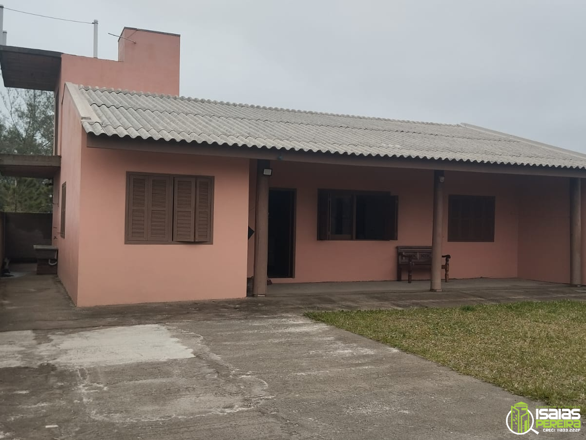 CASA DE DOIS PISOS À VENDA – PRAIA DA LAGOINHA – SC