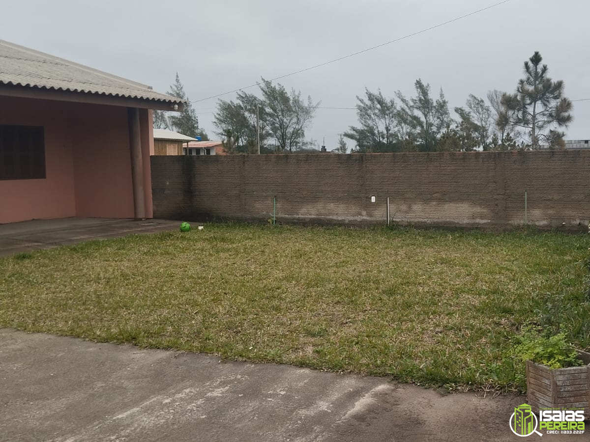 CASA DE DOIS PISOS À VENDA – PRAIA DA LAGOINHA – SC