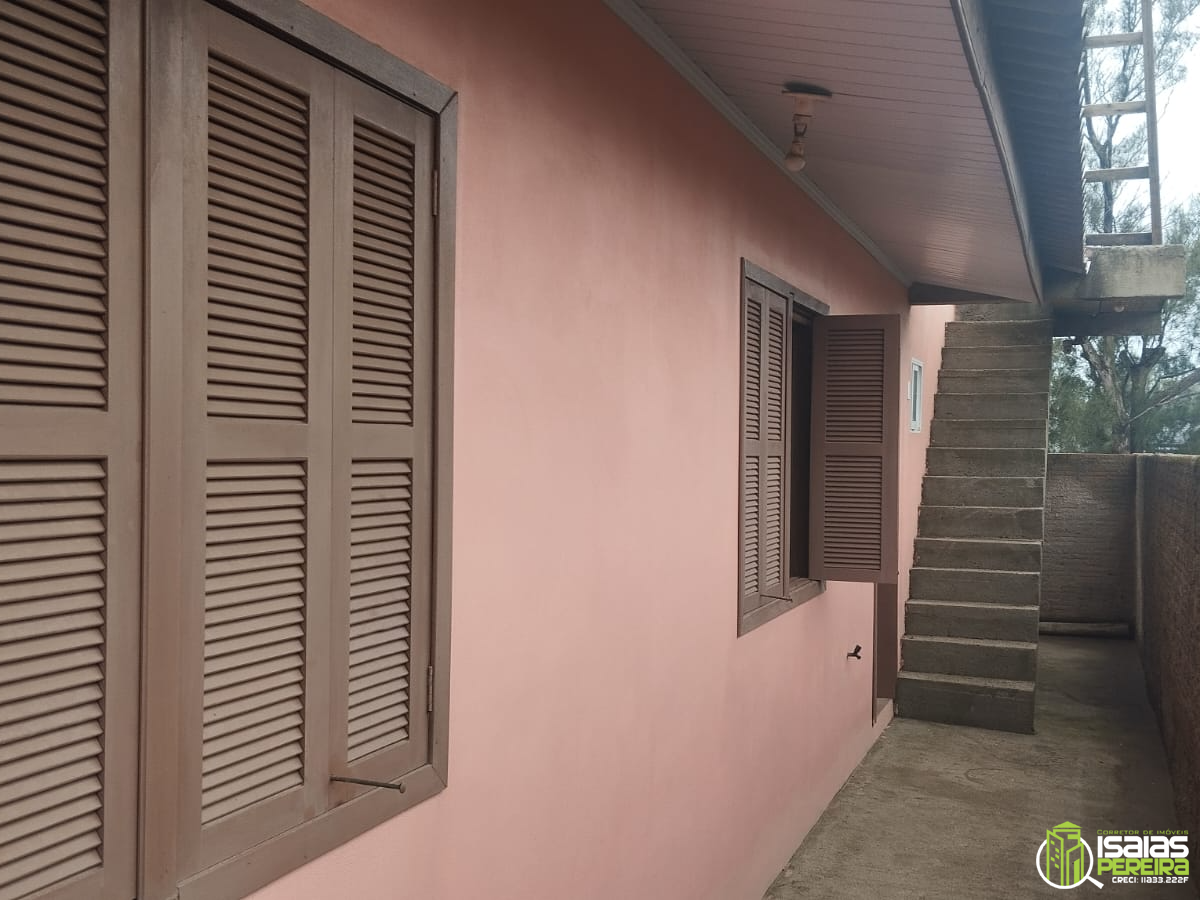 CASA DE DOIS PISOS À VENDA – PRAIA DA LAGOINHA – SC