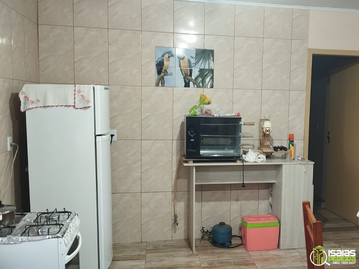 CASA DE DOIS PISOS À VENDA – PRAIA DA LAGOINHA – SC