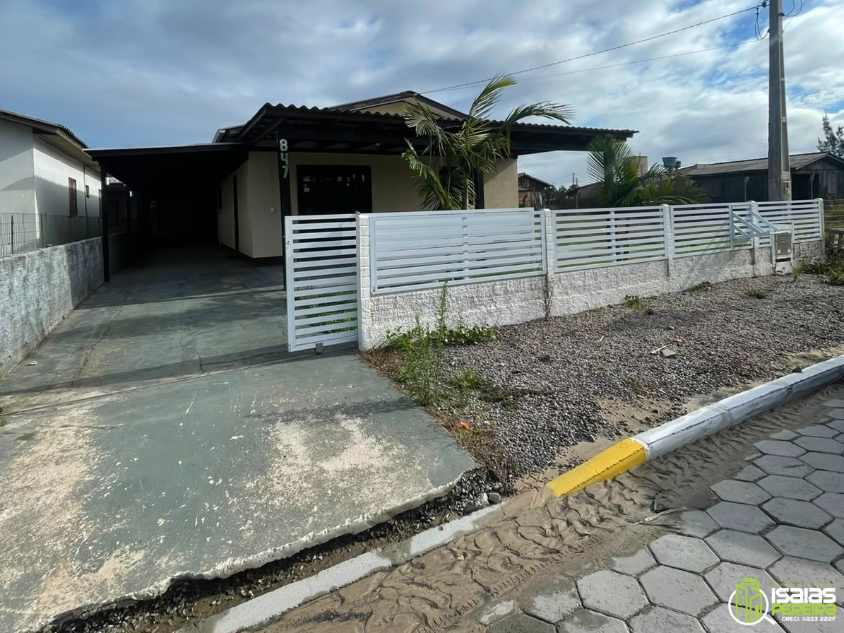 CASA À VENDA EM BALNEÁRIO ARROIO DO SILVA – SC