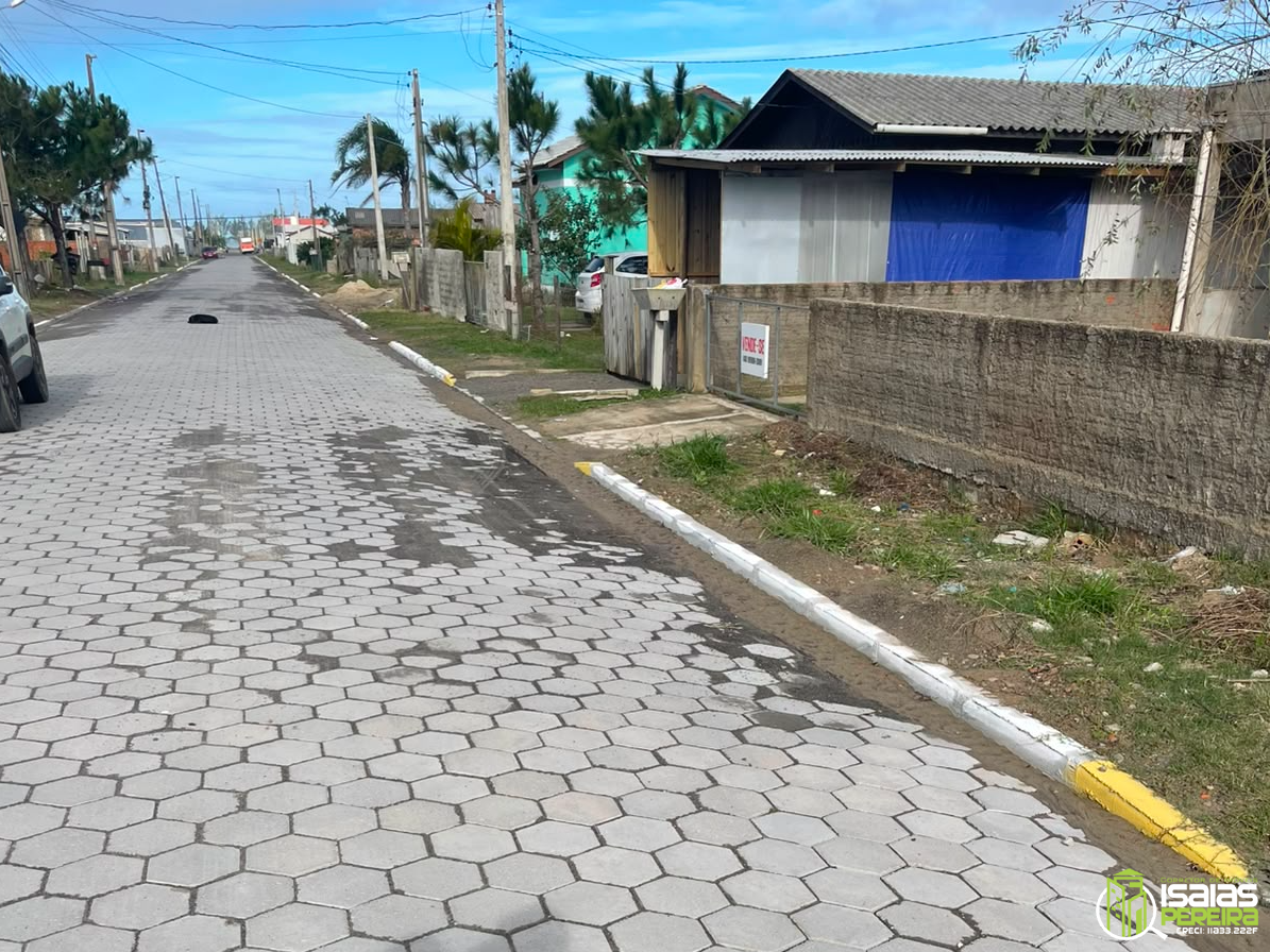 CASA À VENDA EM BALNEÁRIO ARROIO DO SILVA – SC
