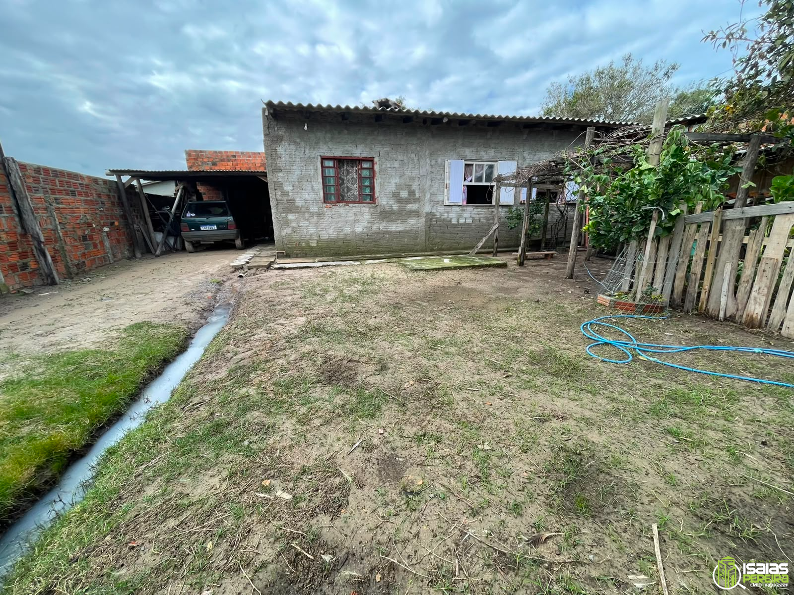 CASA À VENDA EM BALNEÁRIO ARROIO DO SILVA – SC